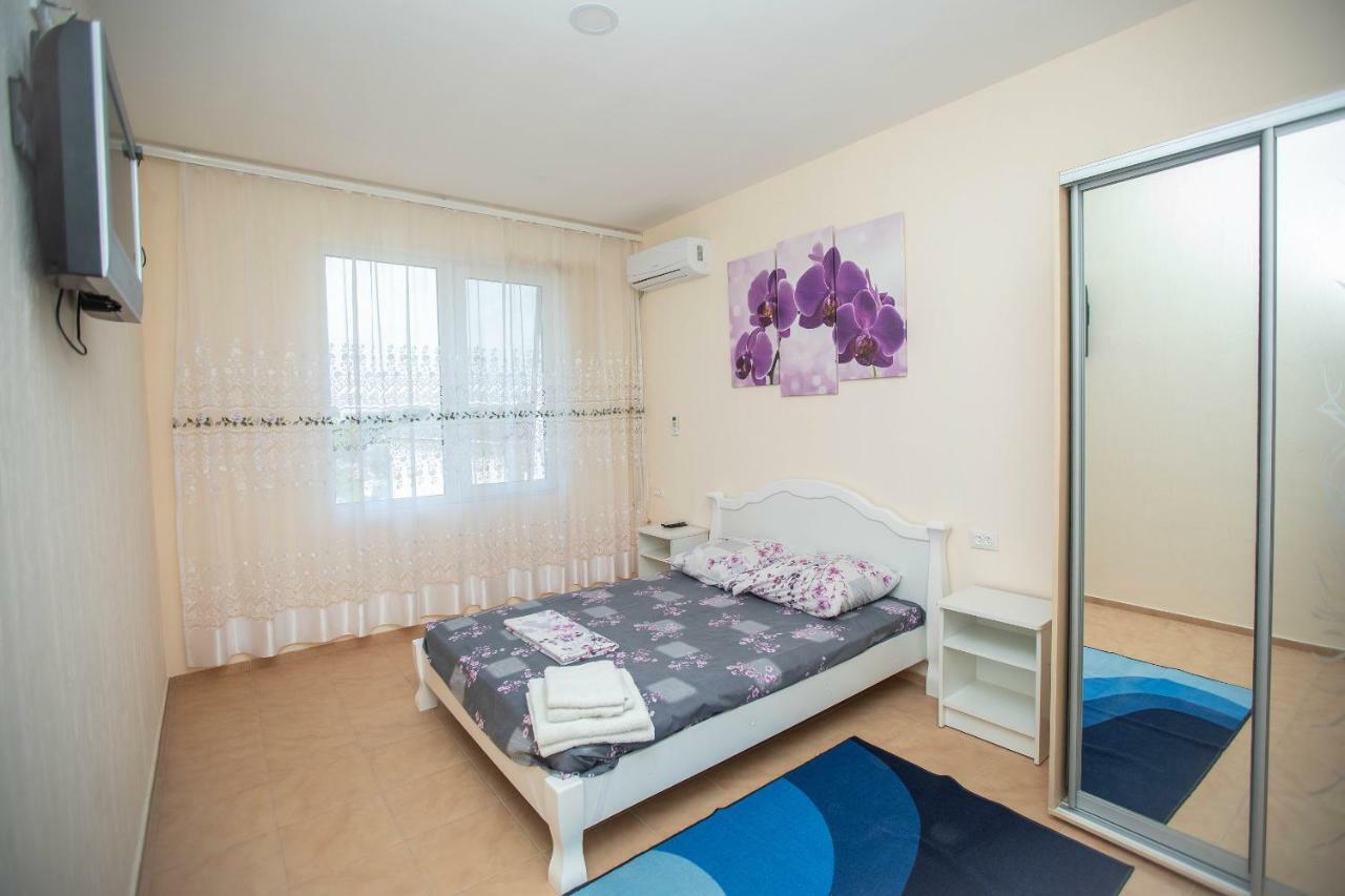 Amalia Hotel Zaliznyy Port Εξωτερικό φωτογραφία