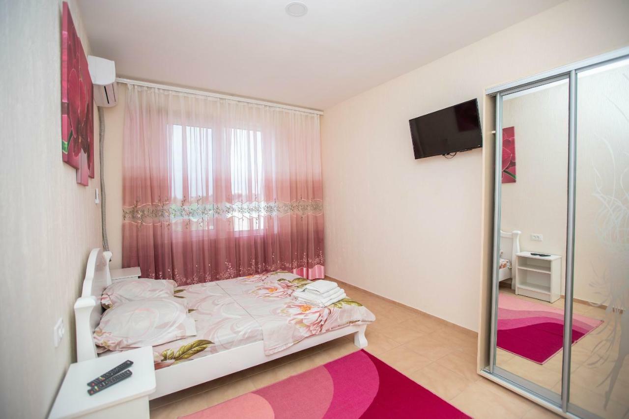 Amalia Hotel Zaliznyy Port Εξωτερικό φωτογραφία
